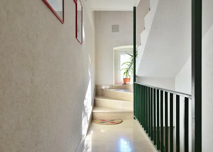 Mirabella Apartment *